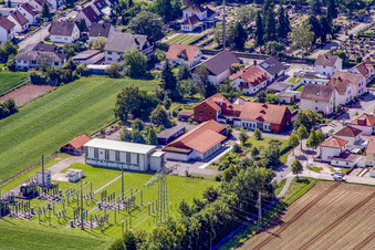 Vue aérienne de Sous-station de Pfalzwerke Netz à Kandel dans le département Rhénanie-Palatinat, Allemagne