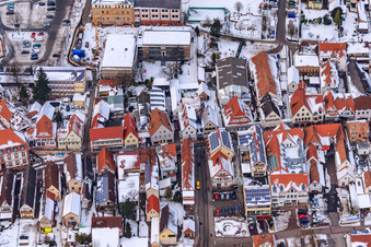 Photographie aérienne de Rue principale en hiver avec de la neige à Kandel dans le département Rhénanie-Palatinat, Allemagne