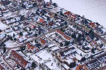 Vue aérienne de Castle Ring en hiver avec de la neige à Kandel dans le département Rhénanie-Palatinat, Allemagne