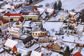 Vue aérienne de Église Sainte-Anne près de Snow à Dierbach dans le département Rhénanie-Palatinat, Allemagne