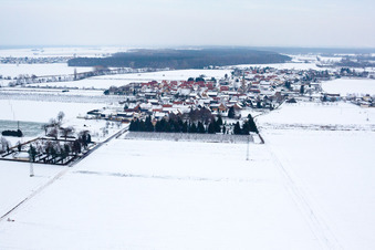 Photographie aérienne de En hiver avec de la neige venant de l'ouest à Erlenbach bei Kandel dans le département Rhénanie-Palatinat, Allemagne