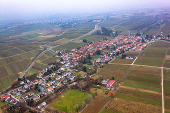 Vue aérienne de Vue du village depuis l'ouest en hiver à le quartier Wollmesheim in Landau in der Pfalz dans le département Rhénanie-Palatinat, Allemagne