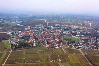 Vue aérienne de Vue du village depuis le nord en hiver à le quartier Mörzheim in Landau in der Pfalz dans le département Rhénanie-Palatinat, Allemagne