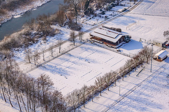 Photographie aérienne de Terrain de sport à Neupotz dans le département Rhénanie-Palatinat, Allemagne