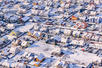 Photographie aérienne de Nouvelle zone de développement In den Tongruben vue de l'est en hiver avec de la neige à Rheinzabern dans le département Rhénanie-Palatinat, Allemagne