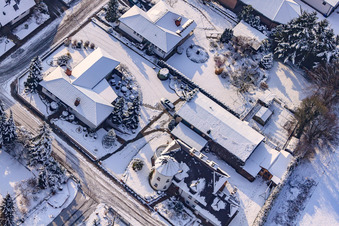 Photographie aérienne de Route industrielle en hiver avec neige à Rheinzabern dans le département Rhénanie-Palatinat, Allemagne