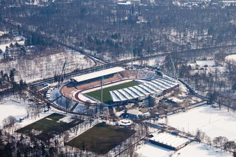 Vue aérienne de Stade Wildpark KSC à le quartier Innenstadt-Ost in Karlsruhe dans le département Bade-Wurtemberg, Allemagne