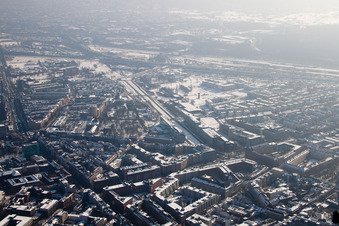 Vue aérienne de Kriegsstraße Est à le quartier Südstadt in Karlsruhe dans le département Bade-Wurtemberg, Allemagne
