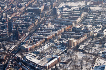 Vue aérienne de Porte de Durlach à le quartier Oststadt in Karlsruhe dans le département Bade-Wurtemberg, Allemagne