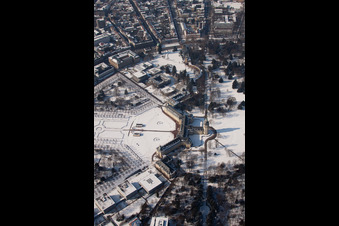Verrouillage à le quartier Innenstadt-West in Karlsruhe dans le département Bade-Wurtemberg, Allemagne du point de vue du drone