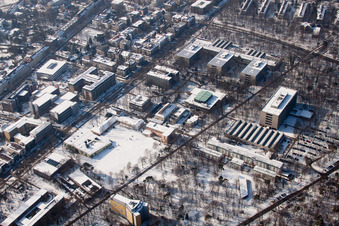 Vue aérienne de Université des sciences appliquées à le quartier Innenstadt-West in Karlsruhe dans le département Bade-Wurtemberg, Allemagne