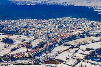 Photographie aérienne de Hinterstädel en hiver avec de la neige à Jockgrim dans le département Rhénanie-Palatinat, Allemagne
