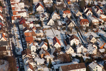 Vue aérienne de La colonie de Gartenstadt gelée en hiver à Kandel dans le département Rhénanie-Palatinat, Allemagne