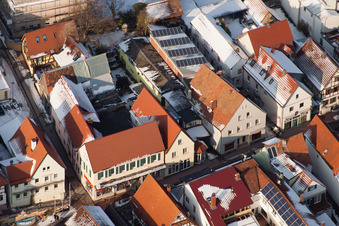 Photographie aérienne de Schulgasse x Hauptstraße en hiver avec de la neige à Kandel dans le département Rhénanie-Palatinat, Allemagne