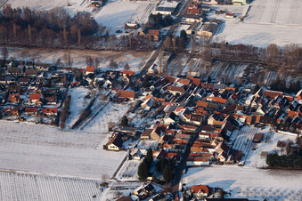 Photographie aérienne de En hiver à le quartier Klingen in Heuchelheim-Klingen dans le département Rhénanie-Palatinat, Allemagne