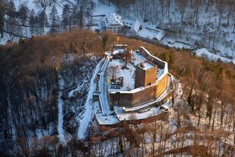 Ruines de Landeck à Klingenmünster dans le département Rhénanie-Palatinat, Allemagne d'en haut