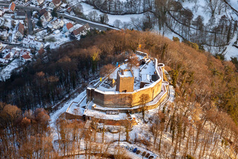 Ruines de Landeck à Klingenmünster dans le département Rhénanie-Palatinat, Allemagne vue d'en haut