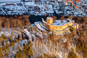 Ruines de Landeck à Klingenmünster dans le département Rhénanie-Palatinat, Allemagne vue du ciel