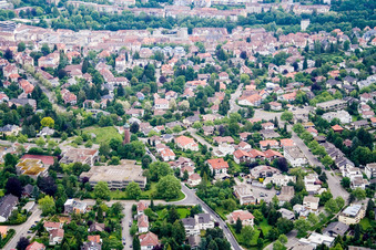 Vue aérienne de Sud-Ouest à le quartier Südweststadt in Pforzheim dans le département Bade-Wurtemberg, Allemagne
