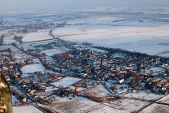 Vue aérienne de En hiver à le quartier Drusweiler in Kapellen-Drusweiler dans le département Rhénanie-Palatinat, Allemagne