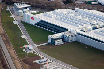 Vue aérienne de Zone industrielle et implantation d'entreprise SEW GGW à Bruchsal dans le département Bade-Wurtemberg, Allemagne