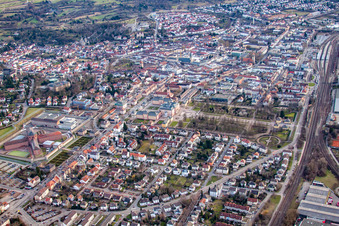 Vue aérienne de Ballthasar-Neumann-Straße à Bruchsal dans le département Bade-Wurtemberg, Allemagne