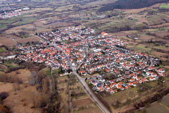 Vue aérienne de Du sud à le quartier Stettfeld in Ubstadt-Weiher dans le département Bade-Wurtemberg, Allemagne
