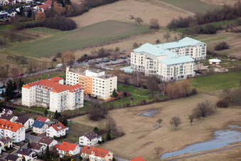 Vue aérienne de Clinique spécialisée MiKiNa à le quartier Bad Langenbrücken in Bad Schönborn dans le département Bade-Wurtemberg, Allemagne