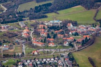 Vue aérienne de Hôpital psychiatrique d'État à le quartier Altwiesloch in Wiesloch dans le département Bade-Wurtemberg, Allemagne