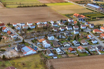 Vue aérienne de Cimetière, pâturage supérieur à le quartier Mörlheim in Landau in der Pfalz dans le département Rhénanie-Palatinat, Allemagne