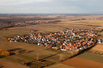 Vue aérienne de Du sud-ouest à Bornheim dans le département Rhénanie-Palatinat, Allemagne