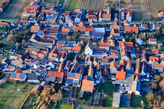 Vue aérienne de Dorfstr à le quartier Dammheim in Landau in der Pfalz dans le département Rhénanie-Palatinat, Allemagne