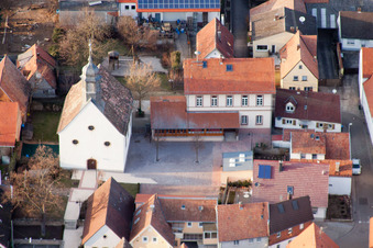 Vue aérienne de Église protestante et jardin d'enfants 2 à le quartier Dammheim in Landau in der Pfalz dans le département Rhénanie-Palatinat, Allemagne