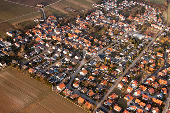 Vue aérienne de Mörlheimer Straße à Bornheim dans le département Rhénanie-Palatinat, Allemagne