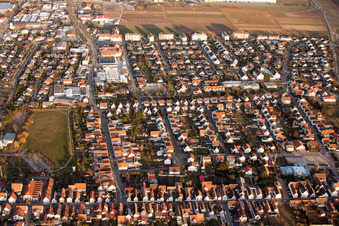 Vue aérienne de Jakobstr à Offenbach an der Queich dans le département Rhénanie-Palatinat, Allemagne