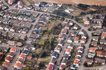 Vue aérienne de Berliner Straße à Ketsch dans le département Bade-Wurtemberg, Allemagne