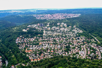 Vue aérienne de Sonnenberg à le quartier Büchenbronn in Pforzheim dans le département Bade-Wurtemberg, Allemagne
