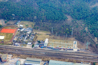 Vue aérienne de Terrains de sport de TV 1892 Friedrichsfeld à la sous-station à le quartier Friedrichsfeld in Mannheim dans le département Bade-Wurtemberg, Allemagne