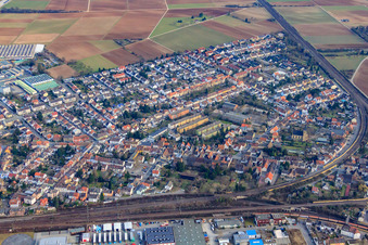 Vue aérienne de Vue de la ville depuis le nord-ouest à le quartier Friedrichsfeld in Mannheim dans le département Bade-Wurtemberg, Allemagne