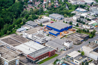 Vue aérienne de Zone industrielle de Denningstr à le quartier Brötzingen in Pforzheim dans le département Bade-Wurtemberg, Allemagne