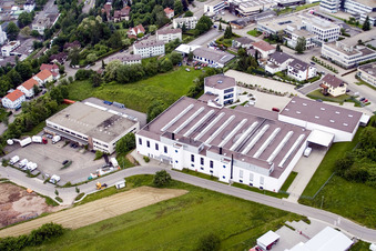 Vue aérienne de Zone industrielle et implantation d'entreprise Dennigstraße avec la société de vente par correspondance Wenz à le quartier Brötzingen in Pforzheim dans le département Bade-Wurtemberg, Allemagne