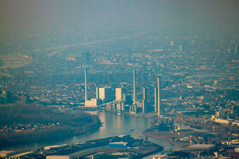Vue aérienne de Grande centrale électrique avec nouvelle construction de l'unité 6 à le quartier Neckarau in Mannheim dans le département Bade-Wurtemberg, Allemagne