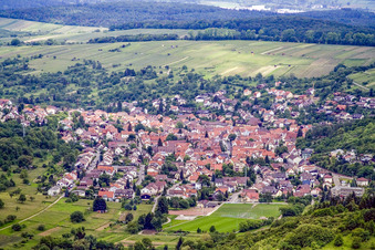 Vue aérienne de Du sud-ouest à Birkenfeld dans le département Bade-Wurtemberg, Allemagne