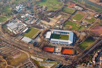 Vue aérienne de Stade Rhin-Neckar à le quartier Oststadt in Mannheim dans le département Bade-Wurtemberg, Allemagne