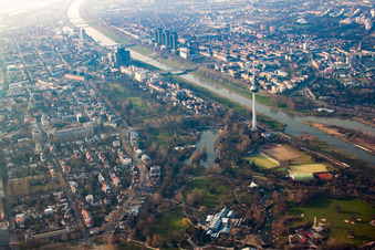 Vue aérienne de Luisenpark, tour de télécommunications à le quartier Oststadt in Mannheim dans le département Bade-Wurtemberg, Allemagne
