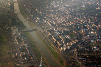 Vue aérienne de Hôpital Neckarstadt O à le quartier Neckarstadt-Ost in Mannheim dans le département Bade-Wurtemberg, Allemagne