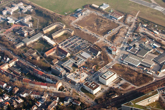Vue aérienne de Bague Konrad Zuse à le quartier Neuostheim in Mannheim dans le département Bade-Wurtemberg, Allemagne