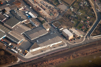 Vue aérienne de Harlachweg à le quartier Neuostheim in Mannheim dans le département Bade-Wurtemberg, Allemagne