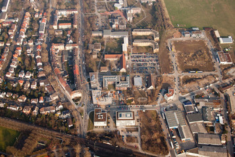 Photographie aérienne de Seckenheimer Landstr à le quartier Neuostheim in Mannheim dans le département Bade-Wurtemberg, Allemagne