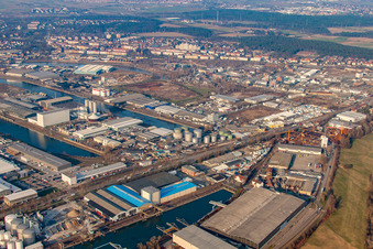 Port du Rhin à le quartier Rheinau in Mannheim dans le département Bade-Wurtemberg, Allemagne vue d'en haut